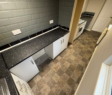 3 bed terraced house to rent in Meath Street, Middlesbrough, TS1 - Photo 2