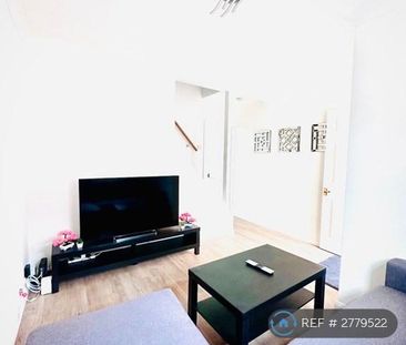 3 bedroom end of terrace house to rent - Photo 3