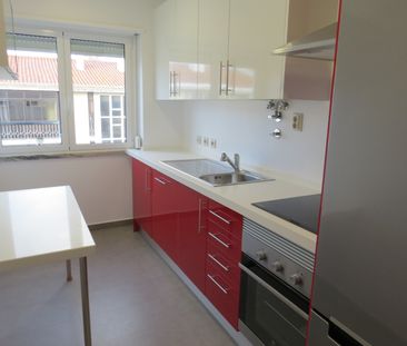 T1 Remodelado no Junqueiro (Carcavelos) | 2º Andar | Perto da Praia... - Photo 1