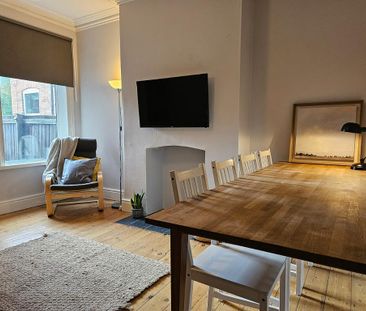 4 bedroom semi-detached house to rent - Photo 1