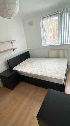 Room in a Shared Flat, Plough Way, SE16 - Photo 3