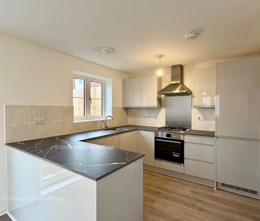 3 bedroom detached house to rent - Photo 6