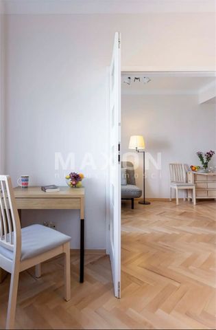 Mieszkanie z widokiem na Plac Konstytucji - Photo 3