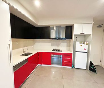 All Furnitured - luxe two-bedroom, two-bathroom apartment - Photo 6