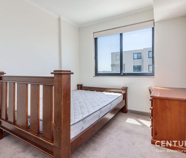 CENTRAL APARTMENT LIVING! Available from 20th April 2026. - Photo 4