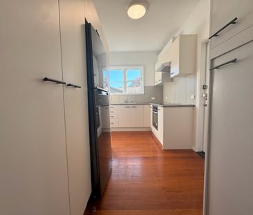 Nestled in the heart of Whau Valley - Photo 4