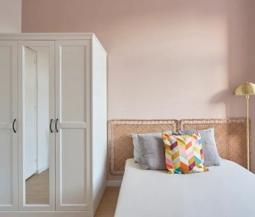 Largo Vitorino Damásio, Lisbon, Lisbon 1200-872 - Photo 3