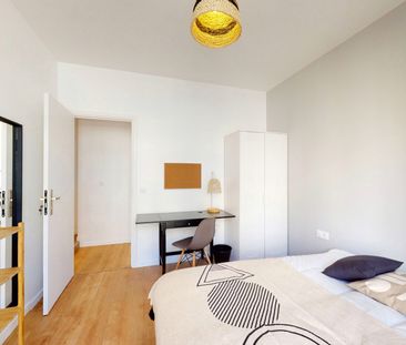 ST SEVER Roommate 4 Bedrooms at Rouen - Photo 1