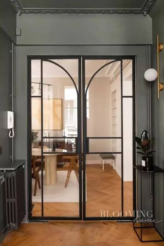 Suberbe trois pièces meublé Place de la Madeleine - Photo 3