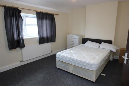 4 bedroom house to rent - Photo 4