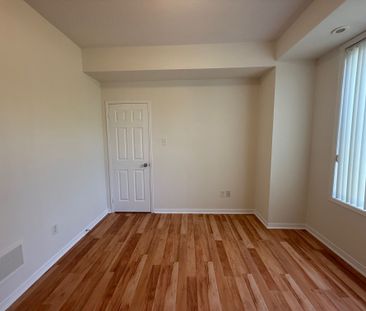 For Lease - 5055 Oscar Peterson Boulevard Unit# 8, Mississauga, Ont... - Photo 5