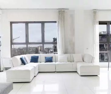 Via Pompeo Mariani, Milan, Lombardy 20128 - Photo 4