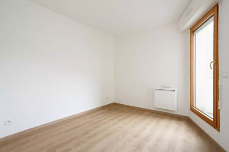 location Appartement T4 DE 86.55m² À PARIS - Photo 3