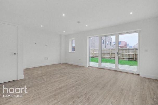 3 bedroom semi-detached house to rent - Photo 1