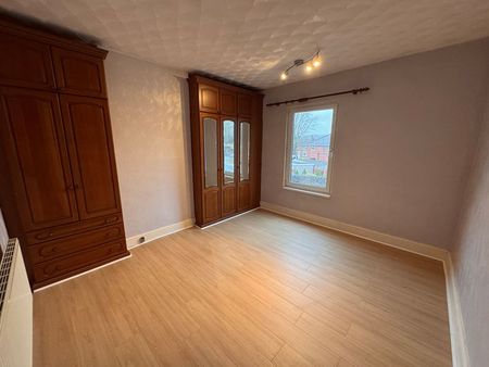 Park Road, Worsbrough - Photo 2