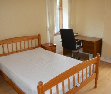 6 bedroom flat to rent - Photo 2