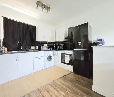 2 Bed Flat, Napier Road, LU1 - Photo 4