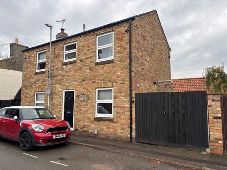 Falcon Lane - Photo 2