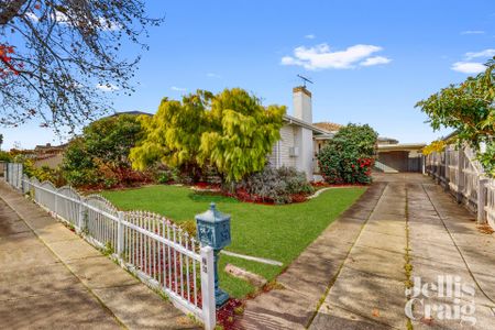 24 Creswell Avenue, Airport West - Photo 4