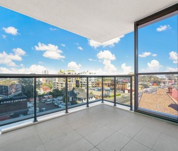 Spacious Modern 2 Bedroom Apartment in Prime Liverpool CBD Location! - Photo 1