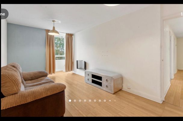 2 Bed Flat, Eagle Heights, SW11 - Photo 1