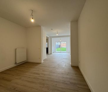 Gerenoveerd gelijkvloers appartement met tuin te huur - Photo 5