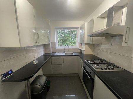1 bedroom flat to rent - Photo 2