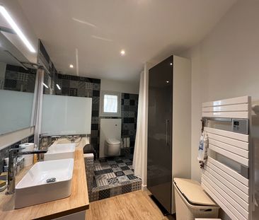 Location Maison 5 pièces 123m² - Photo 2