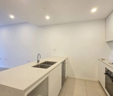 Modern 2 Bedroom Apartment In the heart of Ryde - Photo 4