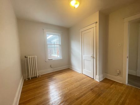 For Lease - 985 Main Street Unit# 3, Hamilton, Ontario - Photo 3