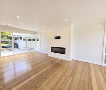 Stunning Newly Renovated Family Home - Walk to the Beach - Photo 4