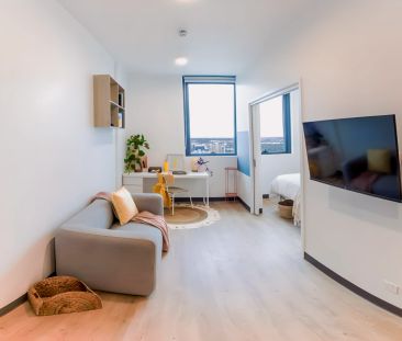 1 Bedroom Apartment - Photo 2