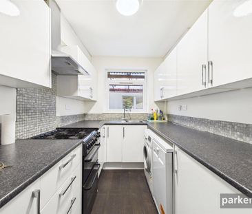 3 bedroom semi-detached house to rent - Photo 4