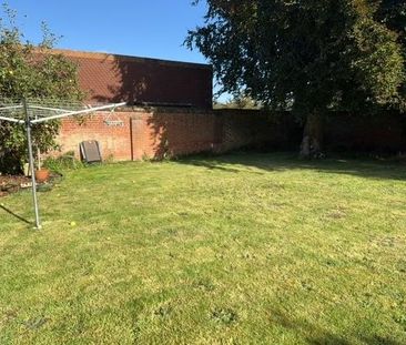 4 bedroom detached house to rent - Photo 5