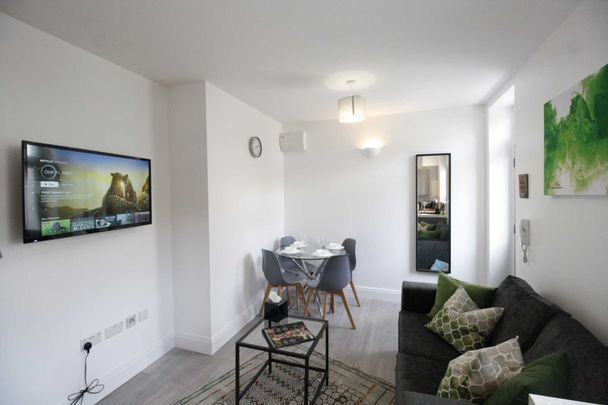 Price £875 pcm - Available Now - Furnished - Photo 1