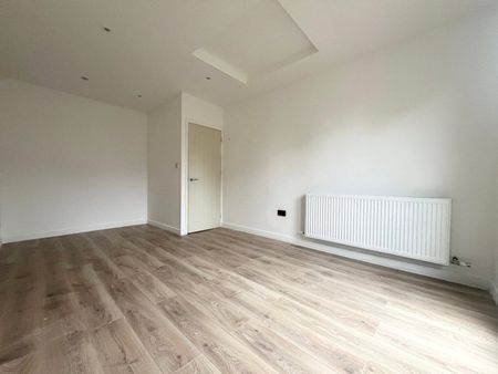 Elm Close, Twickenham, TW2 5JR - Photo 3