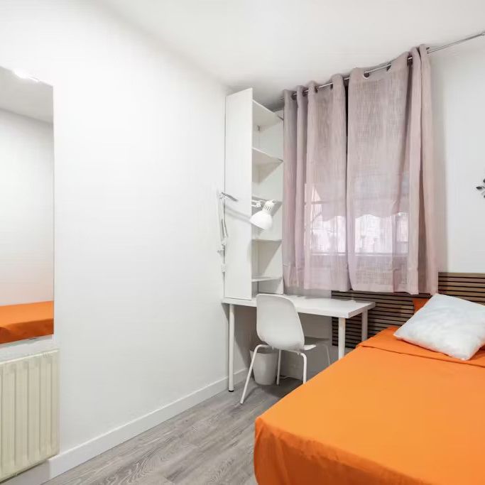 Calle Matilde Hernández, Madrid, Community of Madrid 28019 - Photo 1