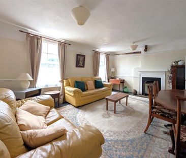 10 High Street, Totnes - Photo 1