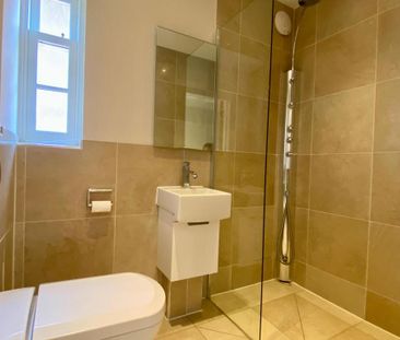 5 bedroom detached house to rent - Photo 4