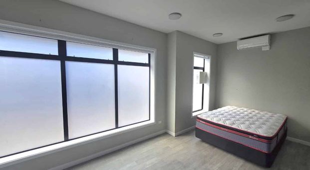 UNIQUE STUDIO APARTMENT IN FABULOUS LOCATION: - Photo 1