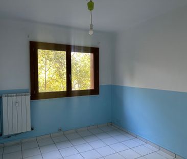 Location Appartement 3 pièces 55m² TOULON 83000 - Photo 2