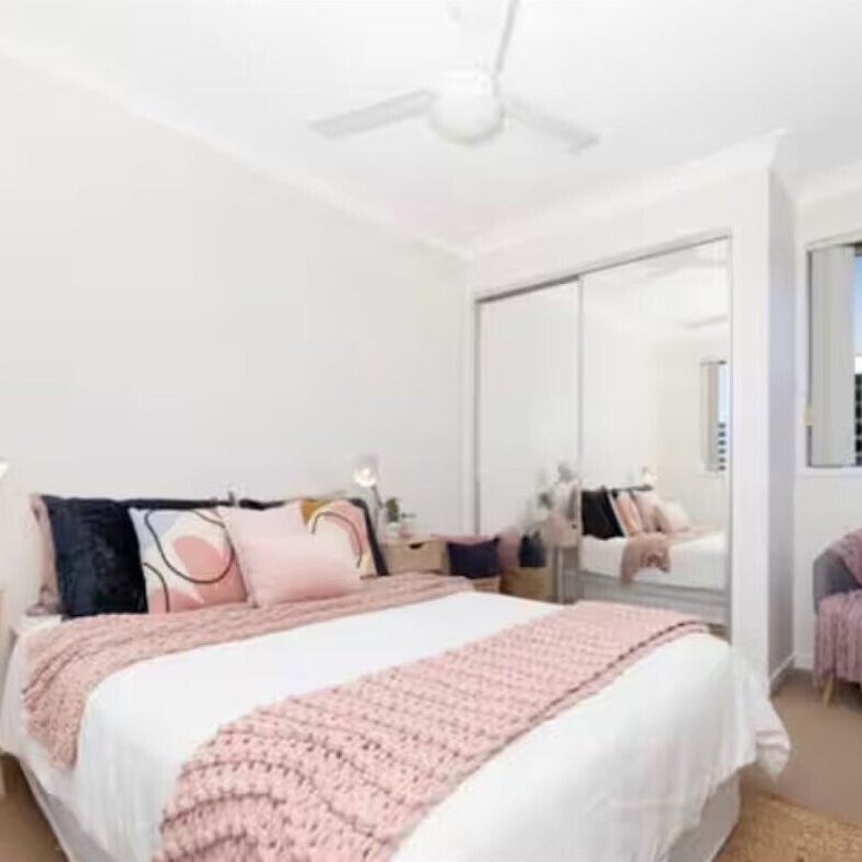 Greenslopes - Photo 1