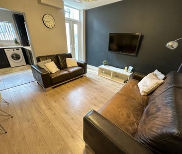 4 bedroom terraced house to rent - Photo 2