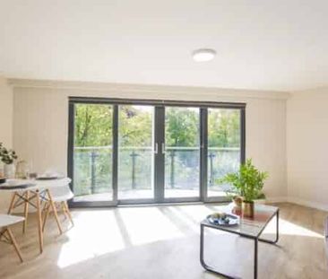 Classic 2 Bed Apartment - Photo 3