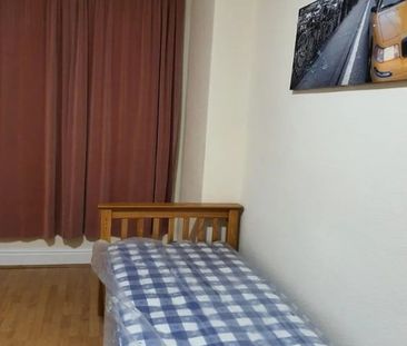 Room in a Shared House, Linden Road, LS11 - Photo 1