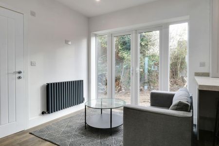 3 bedroom semi-detached house to rent - Photo 2