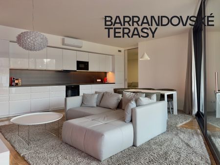 Pronájem bytu 1+kk a garsoniéry 31 m² - Fotografie 2