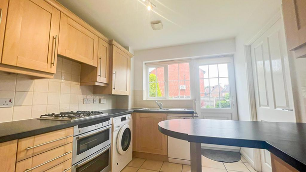 3 bedroom detached house to rent - Photo 1