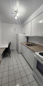 3 1/2 SEMI-MEUBLÉ 1er DÉCEMBRE - Photo 3