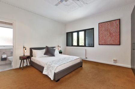 87 Talbot Crescent, Kooyong VIC 3144 - House For Rent | Domain - Photo 2
